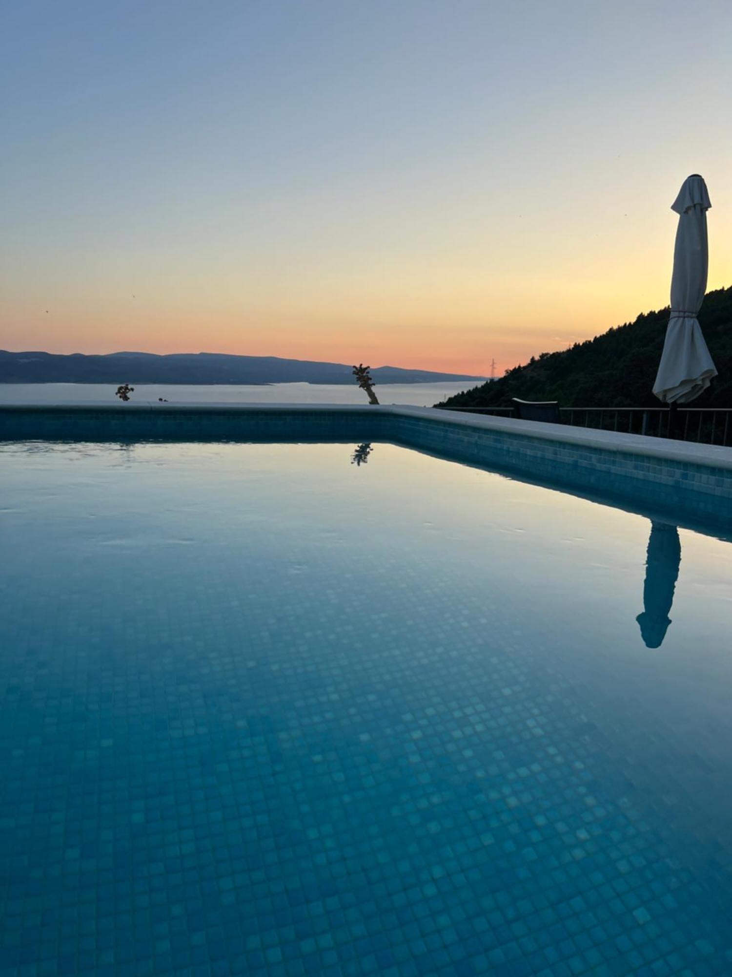Villa Kristina - Ferienhaus Baska Voda - Topici, Private Outdoor Swimmingpool, Wifi Bagian luar foto